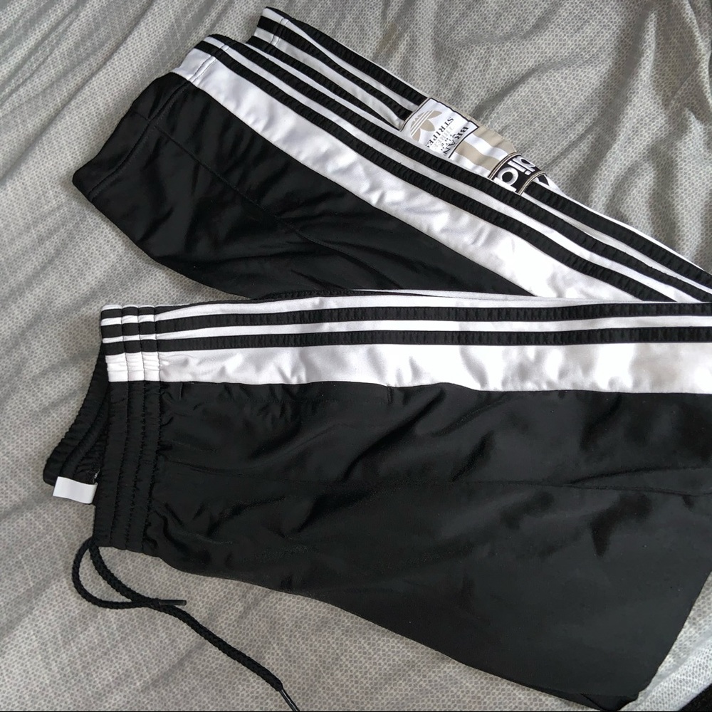 ADIDAS 3 STRIPE SWEATS